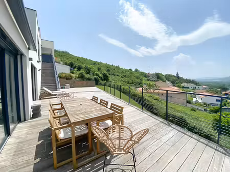 location maison 6 pièces 162.25 m² à mezel (63115)  2 600 €
