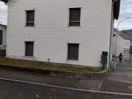 maison comprenant 3 appartements