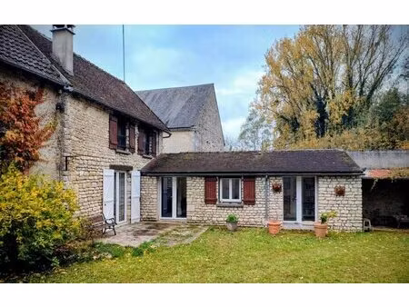 fermette de 65m2 restaurée avec hangar et rivière