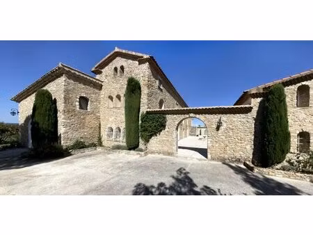 propriété - 650m ²