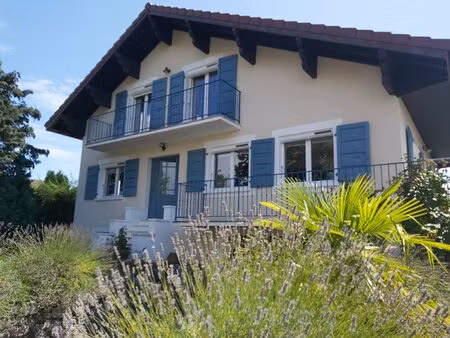 maison ecologique de 148 m² avec piscine chauffée et sauna à chens sur leman