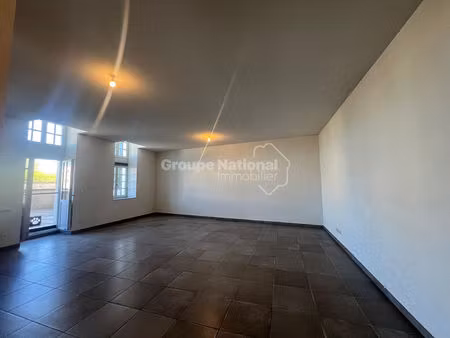 tarascon  superbe appartement loyer chauffage compris