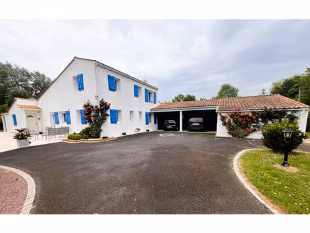 propriété avec parc