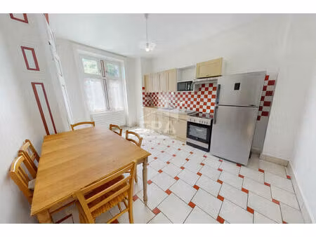 maison rénovée de 197 m2 ou 3 t2   idéal investisseur ou résidence principale
