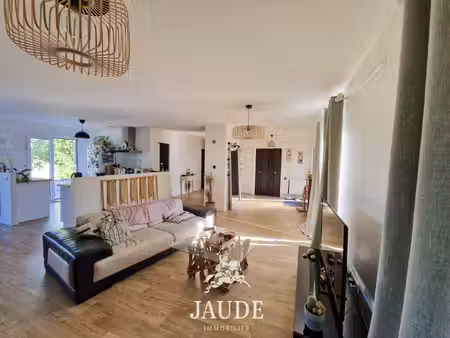 maison de plain-pied  6 pièces teilhède 130m2
