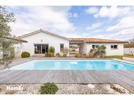 maison/villa t5 de 206m² avec piscine à pechbonnieu 31140