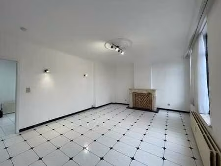 en plein centre-ville  spacieux 1 chambre.