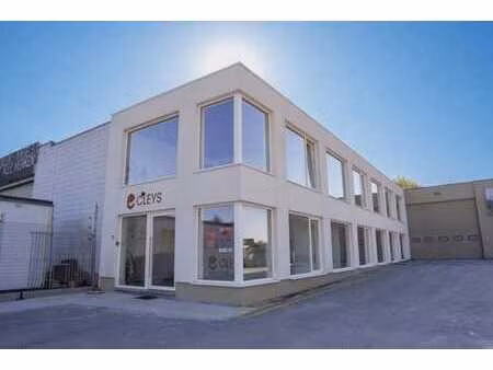 entrepôt avec nouveaux bureaux peb a à waasmunster