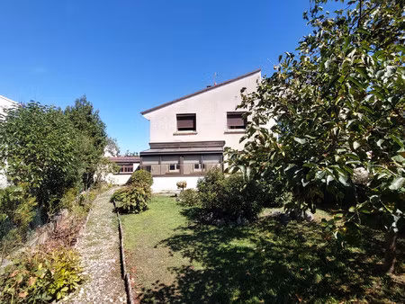 metro mermoz : pavillon t4/5 avec double garage