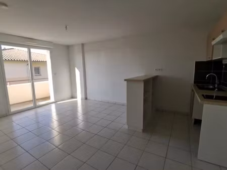 appartement t2 avec balcon et parking
