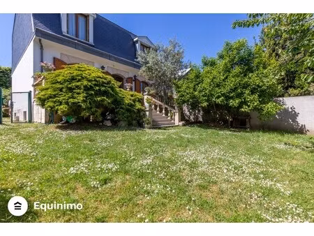 maison de luxe à vendre dans le quartier mocquet