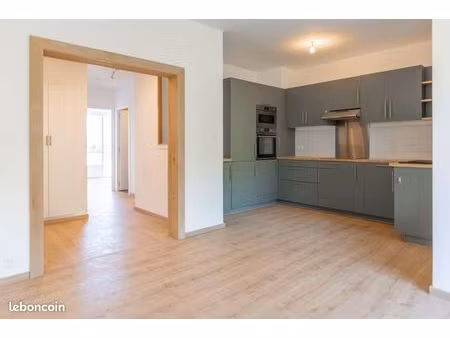 plein centre ville à 3 minutes du théatre antique + parking - appartement unique refait à 