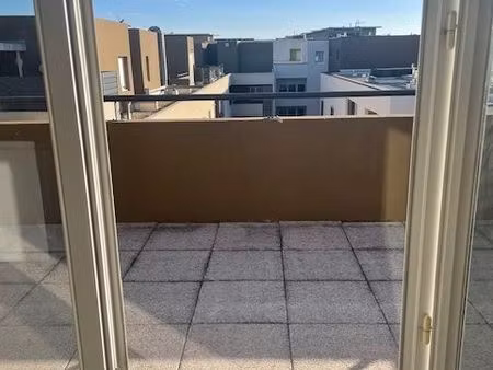appartement au calme avec vue dégagée proche de ttes commodités quartier aube rouge castel