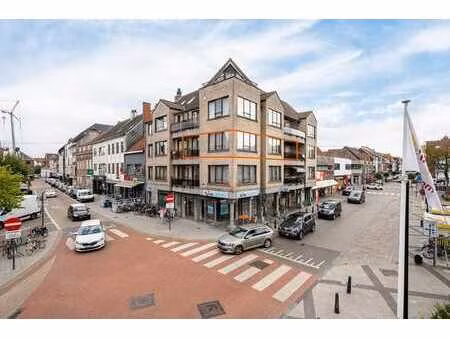 instapklaar appartement met prachtig zicht op de markt va...
