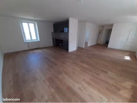 appartement t4 90m2 — vue sur le forez — garage 45m² - saint-georges-en-couzan