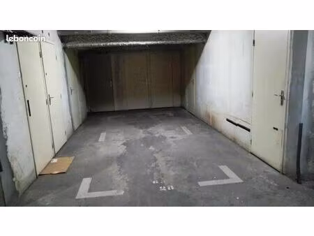 location place de parking couvert