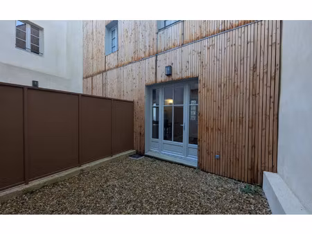 location maison  m² t-2 à estézargues  600 €