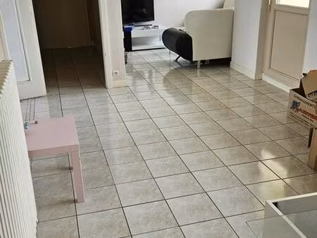 appartement f4 en très bon état  cuisine équipée  chauffage inclus  très lumineux avec bal