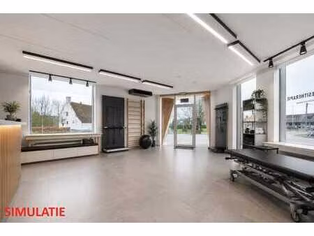 commerce moderne et contemporain situé à un top location