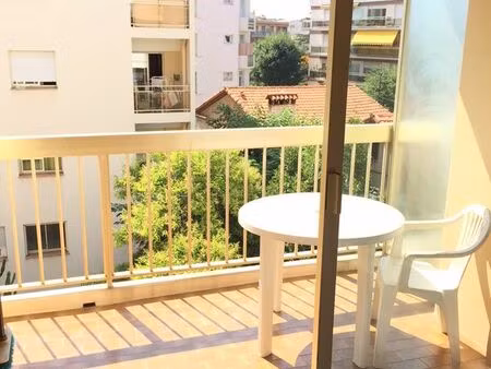 studio étudiant centre ville d'antibes avec parking - libre mi septembre