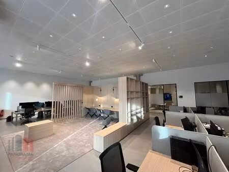 instapklaar en modern kantoor van 653 m² vlakbij e17 te z...