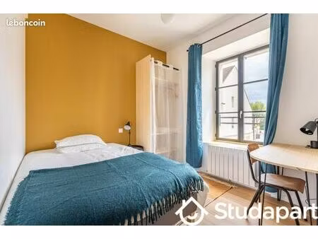 chambre 1 pièce 13 m²