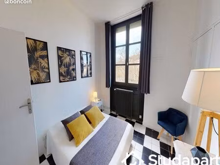 chambre 1 pièce 12 m²
