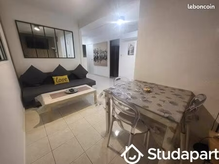 chambre 1 pièce 12 m²