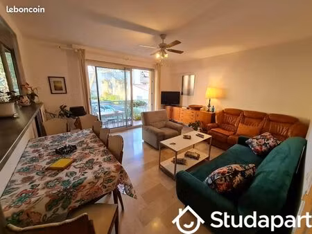 chambre 1 pièce 12 m²