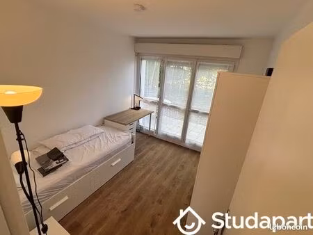 chambre 1 pièce 9 m²