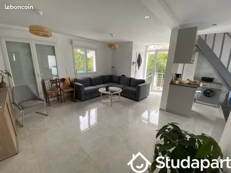 chambre 1 pièce 11 m²