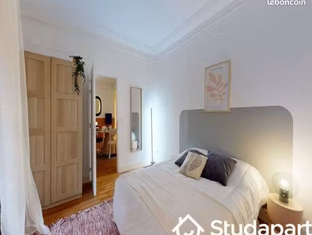 chambre 1 pièce 16 m²