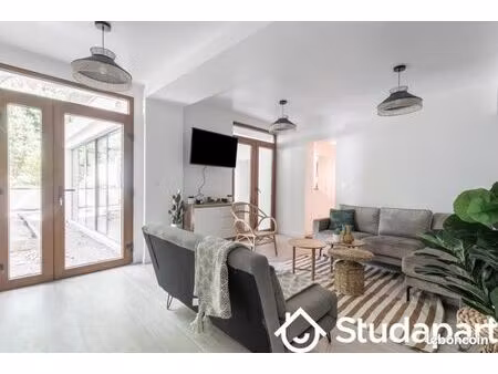 chambre 1 pièce 9 m²