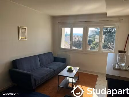 chambre 1 pièce 12 m²
