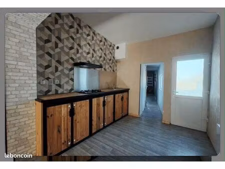 maison 65 m² 2 chambres avec cour et jardin – centre lillers – 580/mois