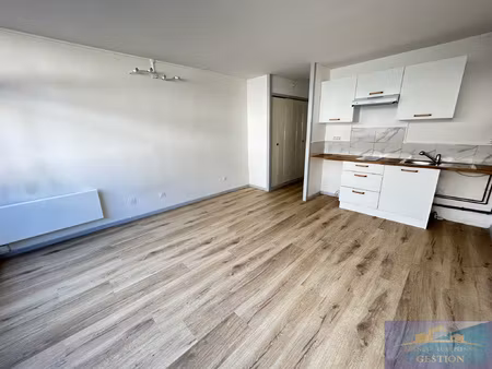 lourdes entre le centre-ville et les sanctuaires - studio -