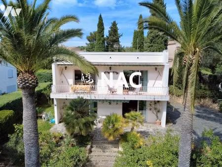 maison de luxe à vendre à cavalaire-sur-mer