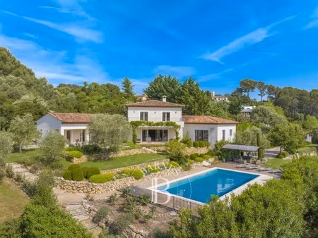 villa de luxe à vendre dans le quartier pibonson-les faisses-ranguin