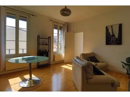 appartement t2 meublé - proche centre-ville