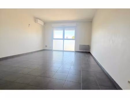location appartement  m² t-2 à livron-sur-drôme  550 €