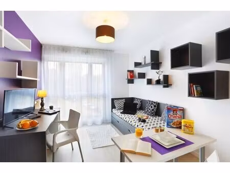 studio proche rer d/metro 20 68 m²