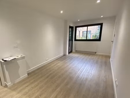 à louer bureau 19.2 m2 avec stationnement
