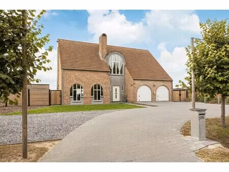 gerenoveerd huis met zwembad op 17 are te koop in kasterlee