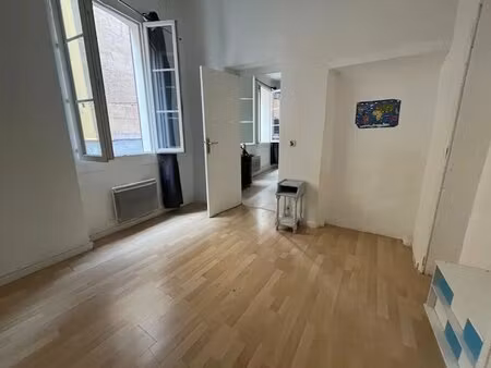 charmant t2 dans immeuble historique à draguignan