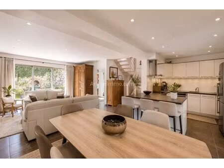maison de famille au calme parfait  5 chambres+bureau  à 1km de la gare d'aix les bains !