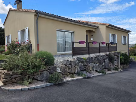 villa avec jardin et sous-sol