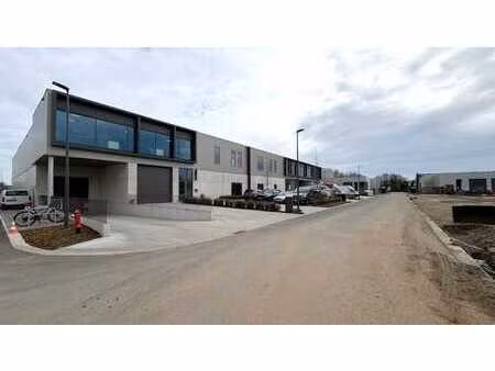 nouvelle unité de pme dans le parc d'activités cesar busine