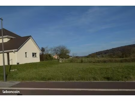 terrain 890 m2