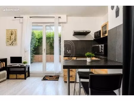 studio 1 pièce 26 m²