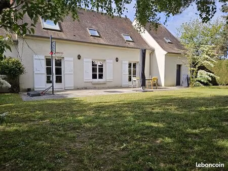 maison de 8 pièces avec garage  terrasse et terrain de 950m2